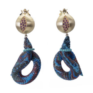 Pendientes de las Granadas y las Serpientes