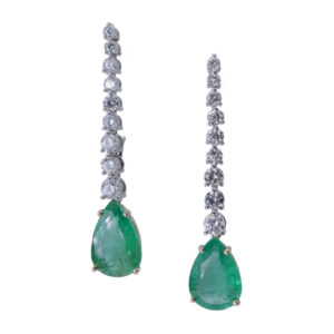 Pendientes de los Brillantes y las Esmeraldas